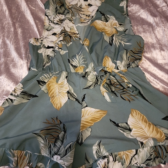 SHEIN Floral Romper 2XL
